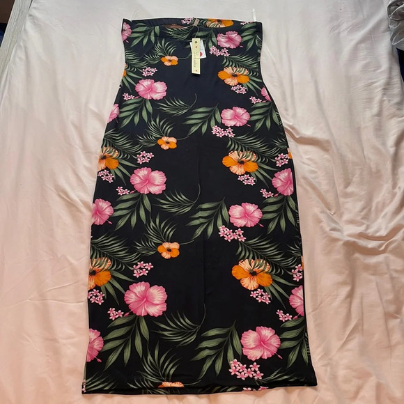 Beautiful floral summery skirt - Picture 1 of 3